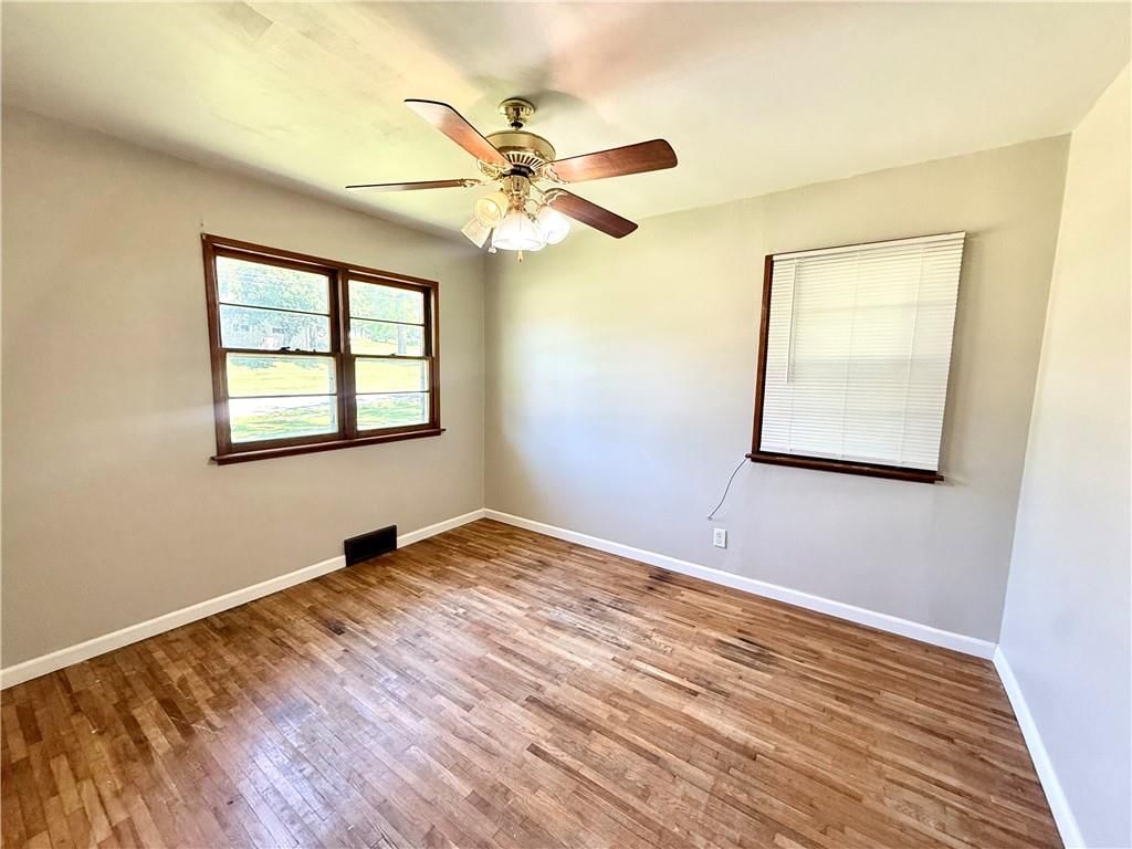 802 E Roseberry Street — photo 13