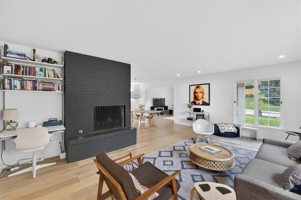 1624 W 50th Street — photo 11