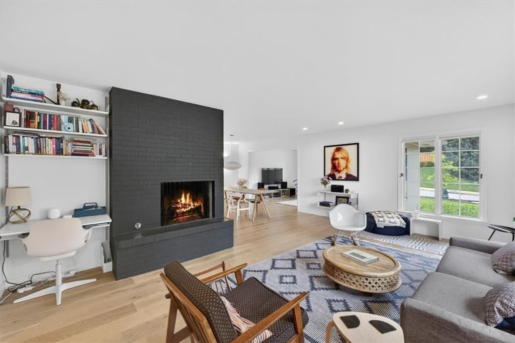 1624 W 50th Street — photo 12