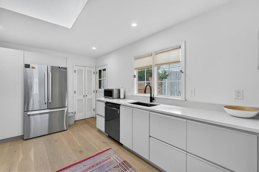 1624 W 50th Street — photo 19