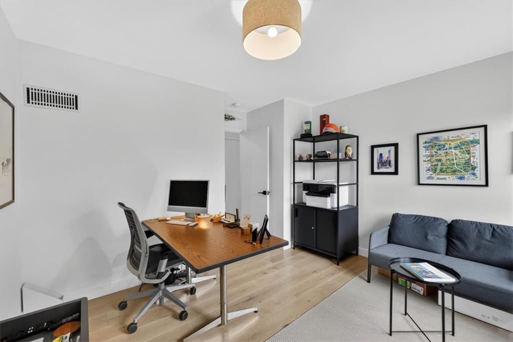 1624 W 50th Street — photo 24