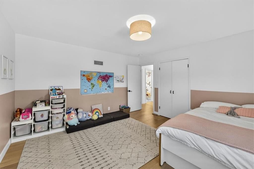1624 W 50th Street — photo 26