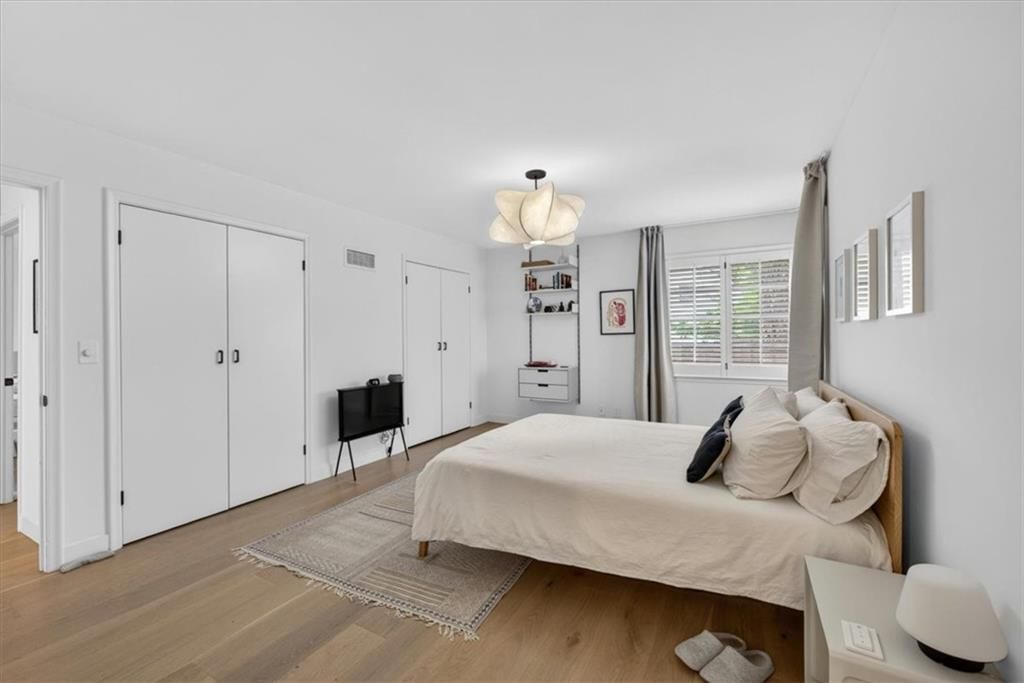 1624 W 50th Street — photo 31