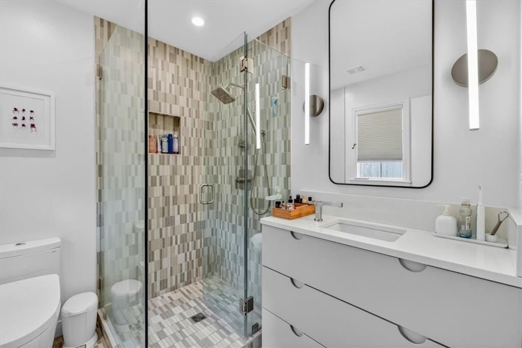 1624 W 50th Street — photo 32