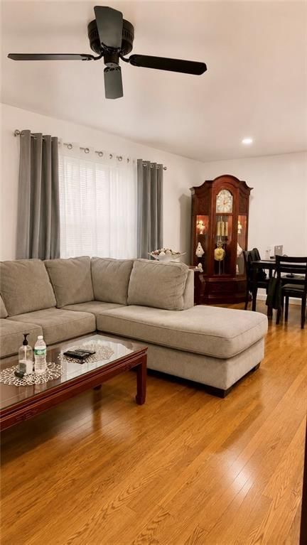 761 Grace Avenue — photo 4
