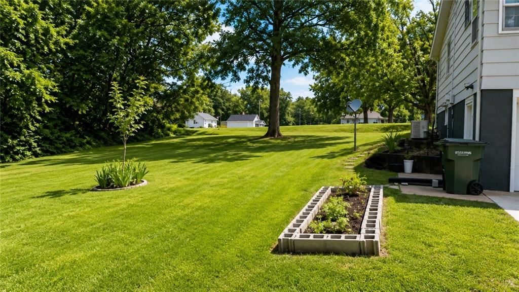 761 Grace Avenue — photo 25