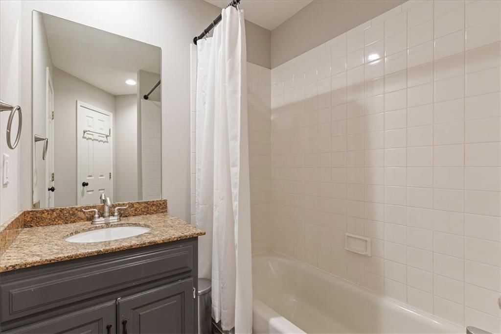 1308 SW Surrey Trace — photo 18