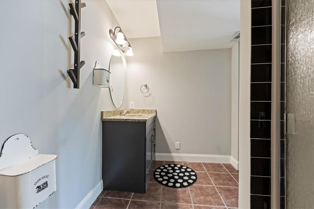 1308 SW Surrey Trace — photo 30
