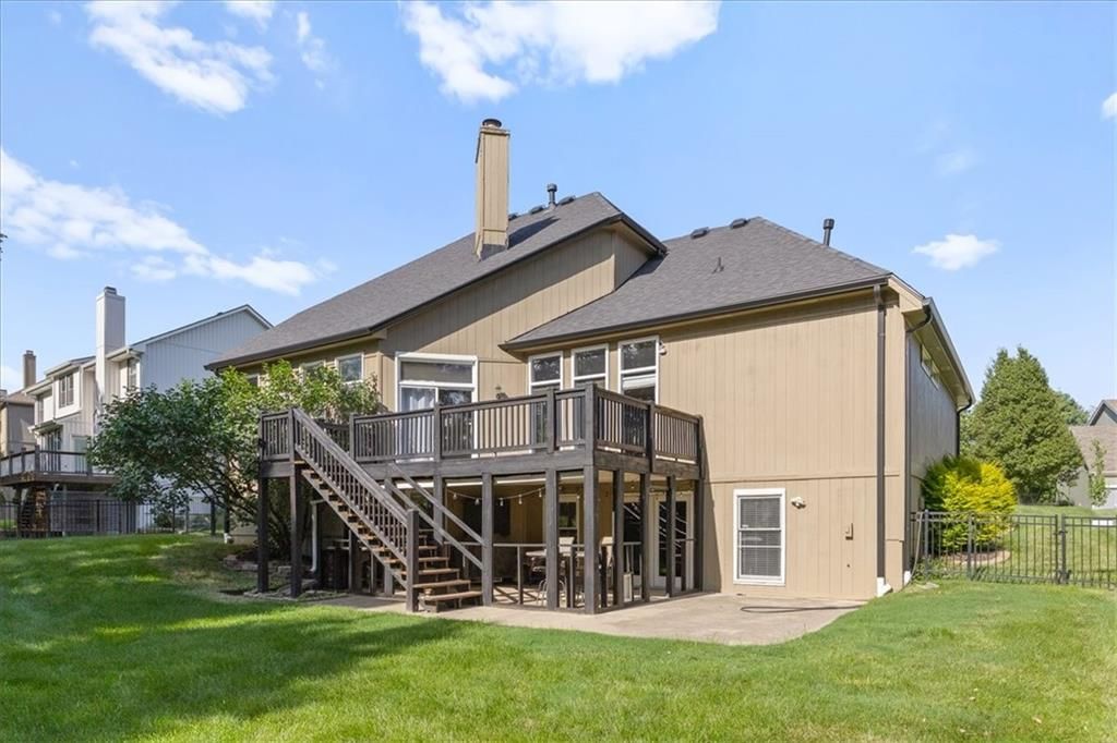 1308 SW Surrey Trace — photo 34