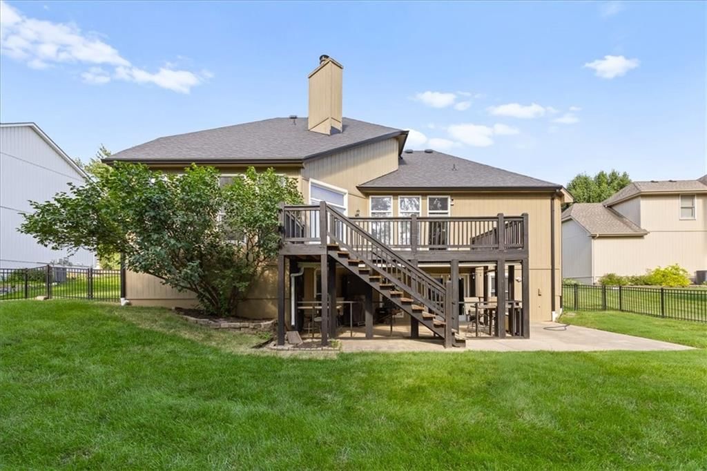 1308 SW Surrey Trace — photo 36