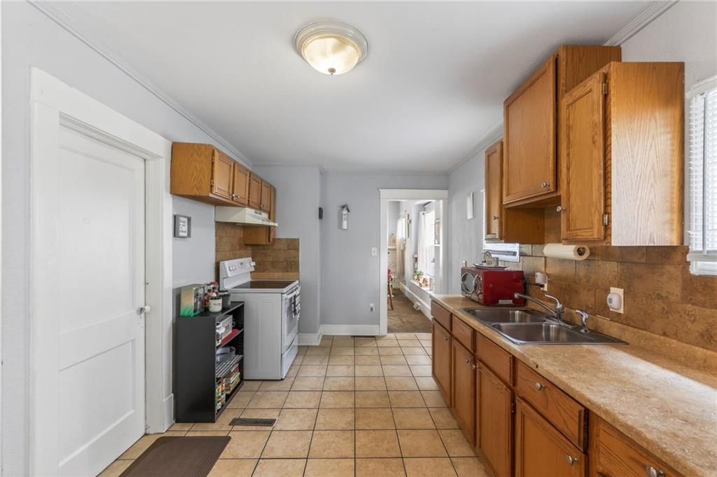 2734 Bales Avenue — photo 10