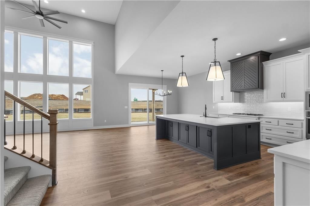 17131 S Barstow Street — photo 4