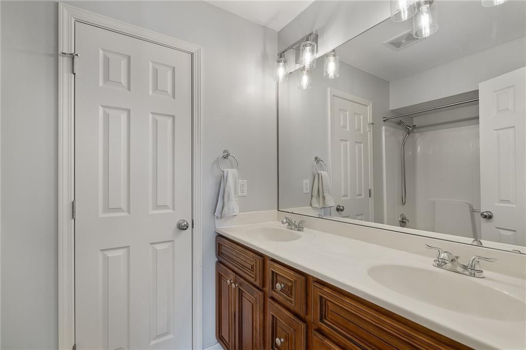 597 S Pine Street — photo 32