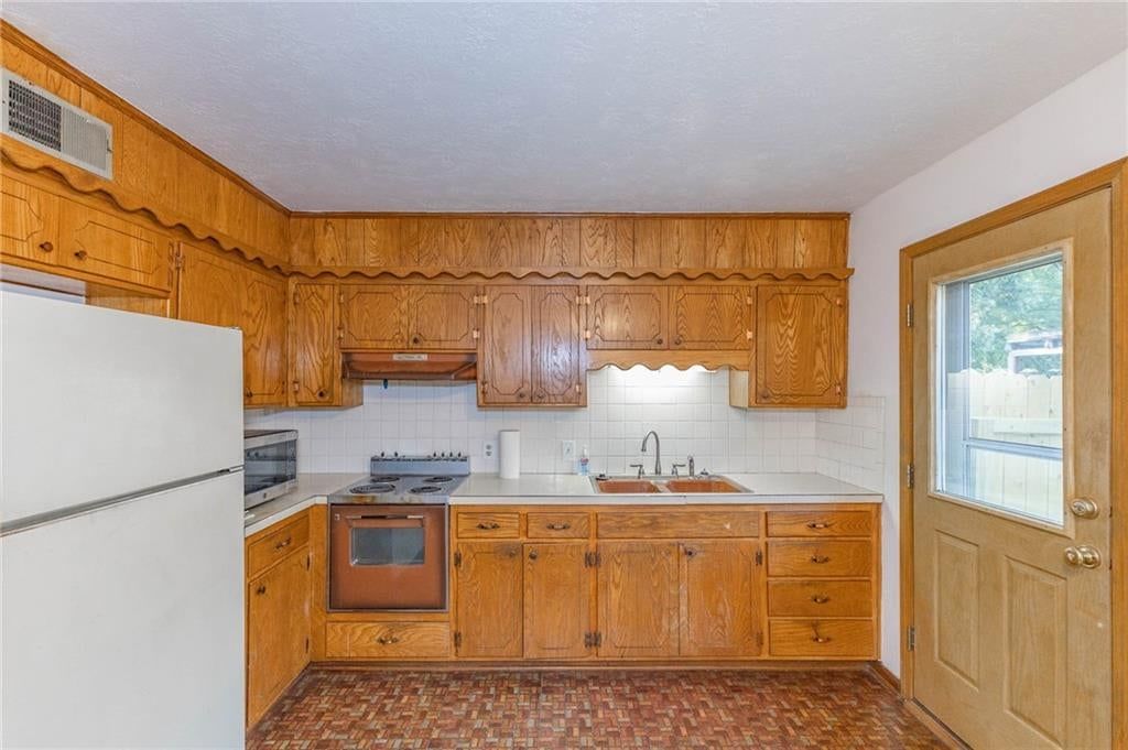 4540 Melody Lane — photo 9