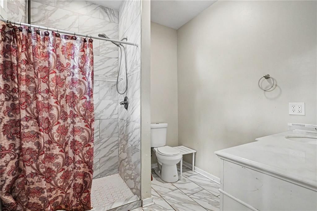 1416 Franklin Avenue — photo 22