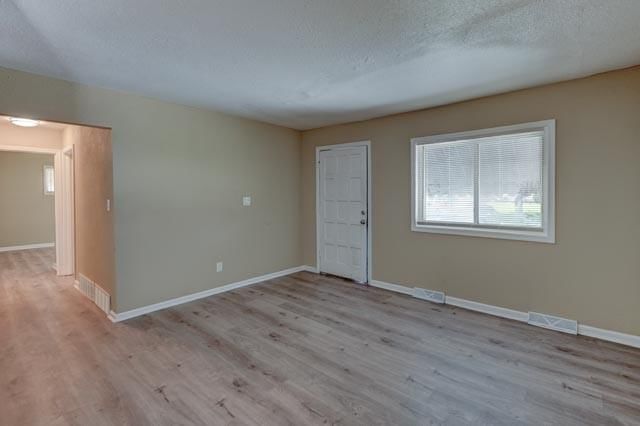 4629 Elmwood Avenue — photo 10