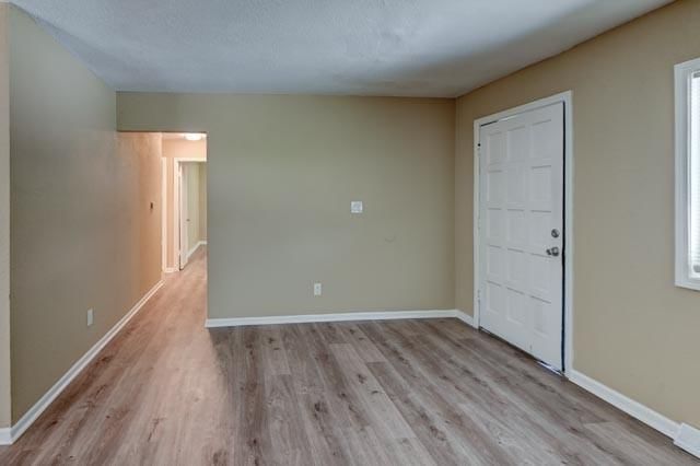 4629 Elmwood Avenue — photo 11