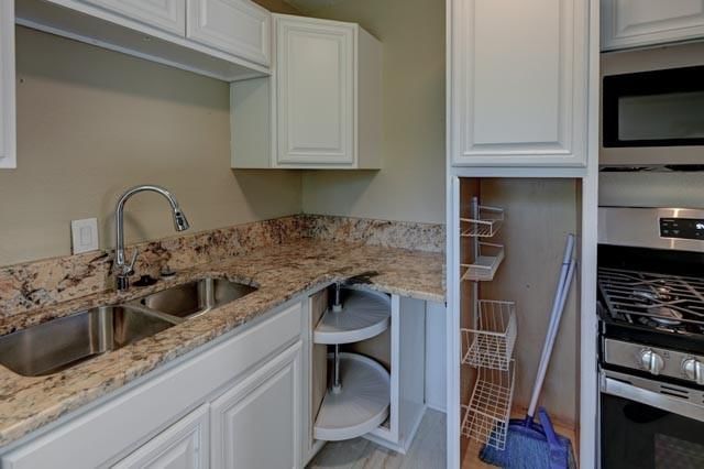 4629 Elmwood Avenue — photo 14
