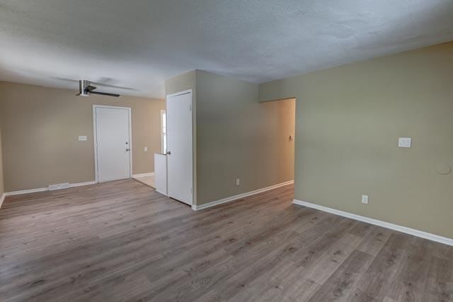 4629 Elmwood Avenue — photo 20