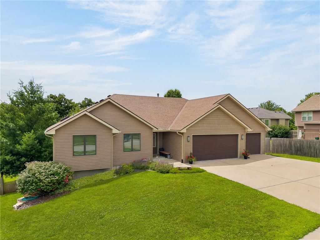 2301 Woodland Circle — photo 2