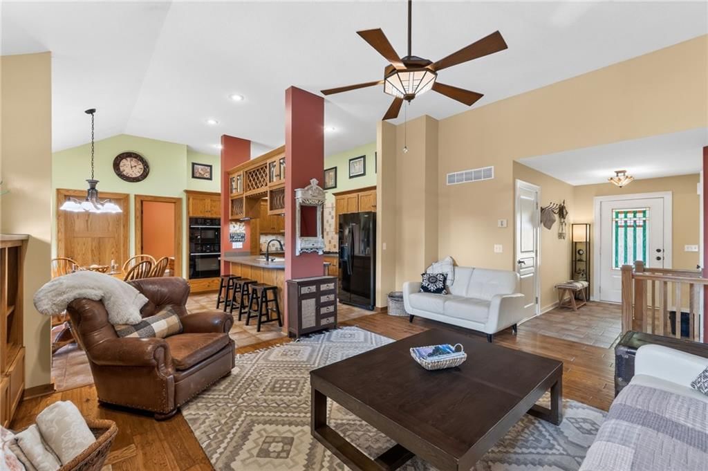 2301 Woodland Circle — photo 11
