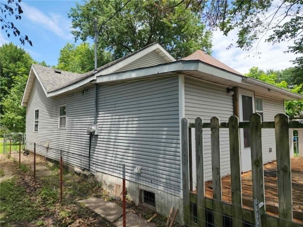 119 W Kansas Street — photo 9