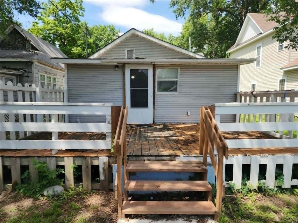 119 W Kansas Street — photo 10