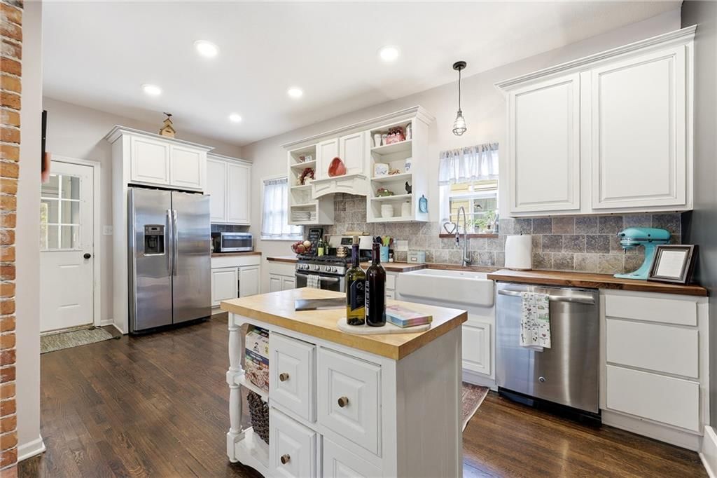 606 E Peoria Street — photo 16