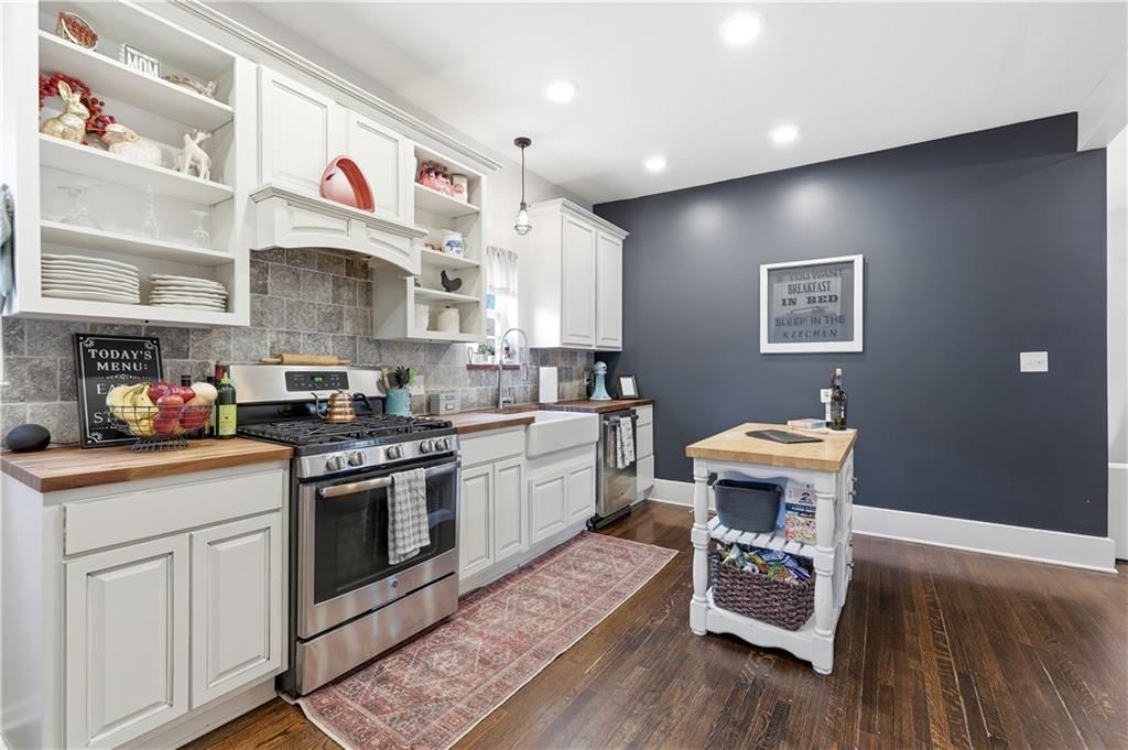 606 E Peoria Street — photo 17