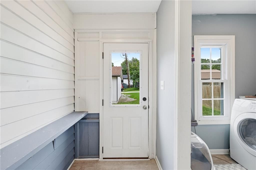 606 E Peoria Street — photo 24
