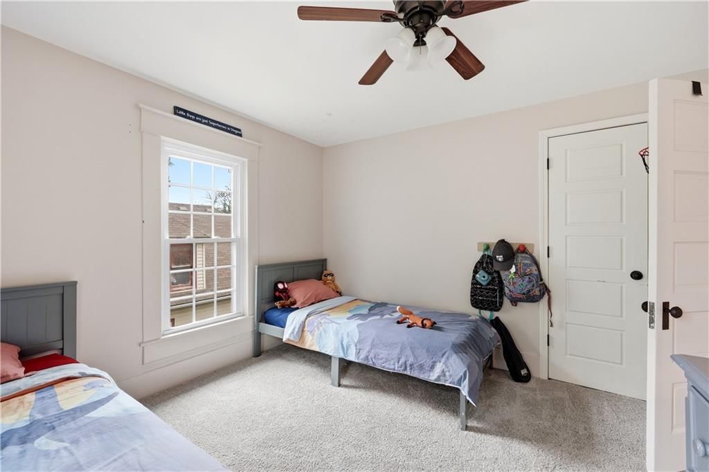 606 E Peoria Street — photo 34