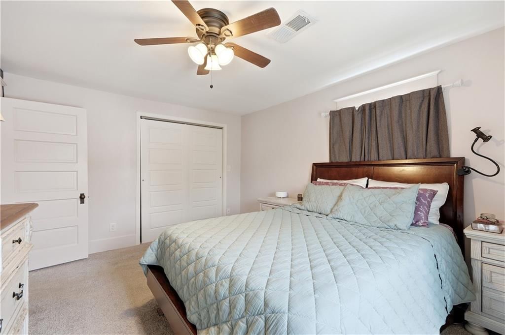 606 E Peoria Street — photo 36