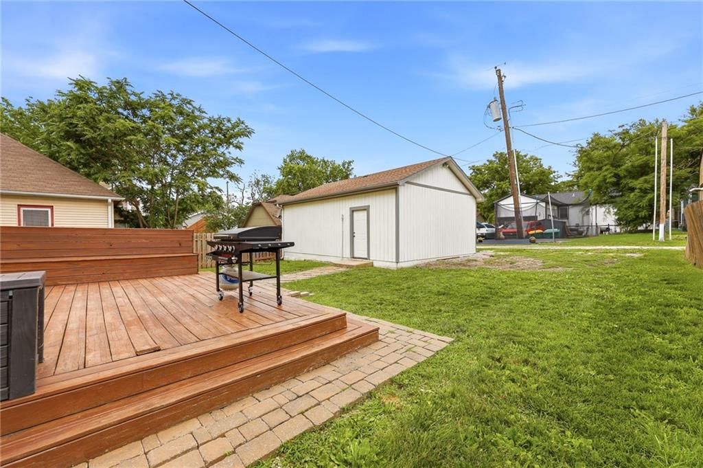 606 E Peoria Street — photo 40
