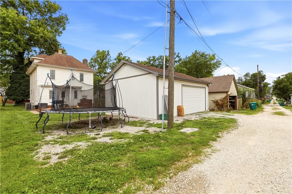 606 E Peoria Street — photo 45