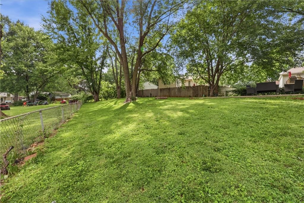 916 NW Berkshire Drive — photo 22