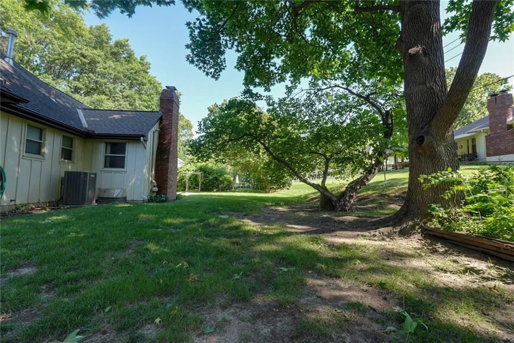4329 S Dover Avenue — photo 40