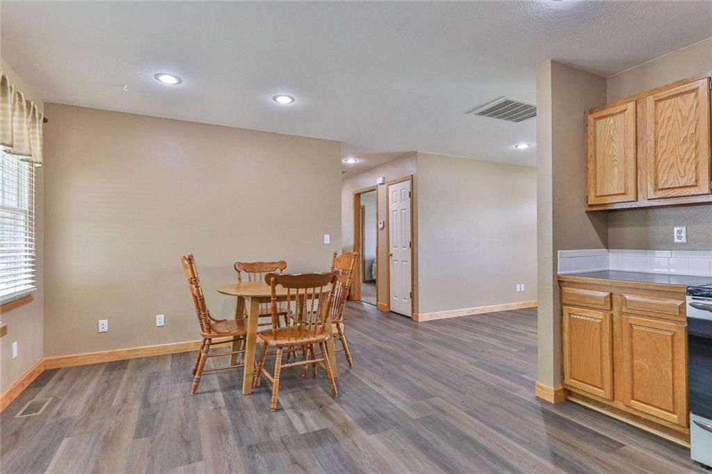 1003 S Ridgeway Street — photo 7