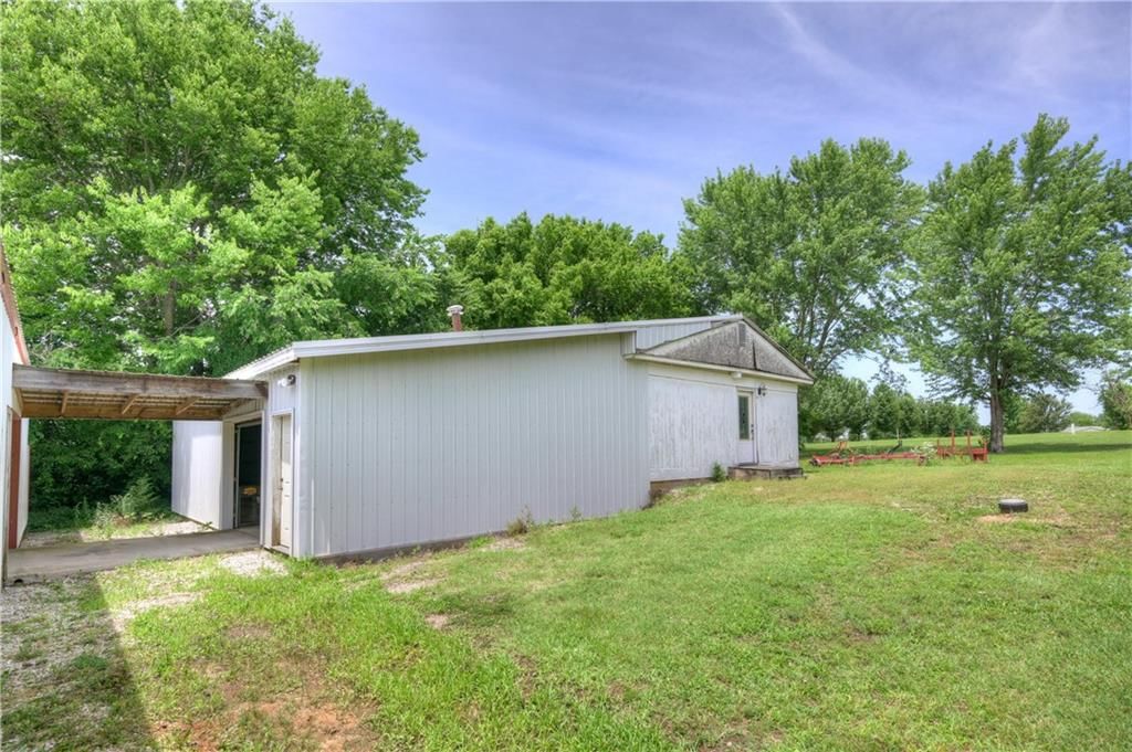2010 W 21st Street — photo 17