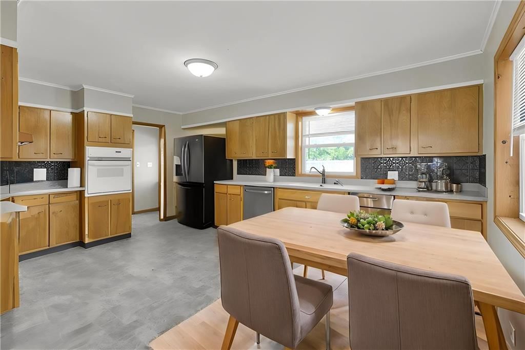 535 Wallace Street — photo 10