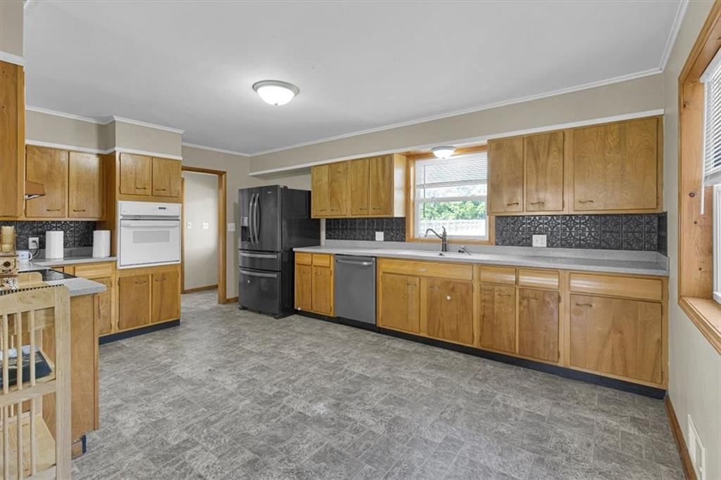 535 Wallace Street — photo 11