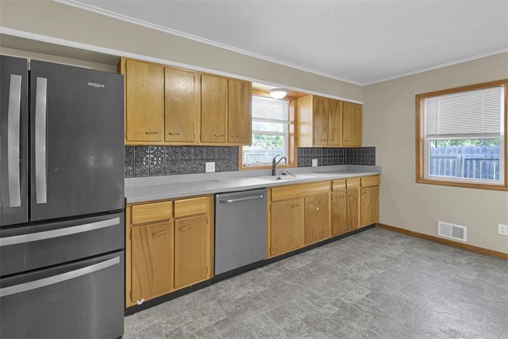 535 Wallace Street — photo 12