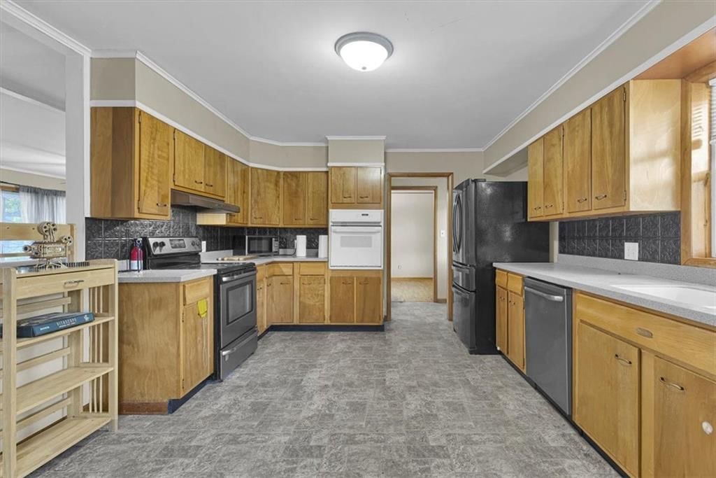 535 Wallace Street — photo 14