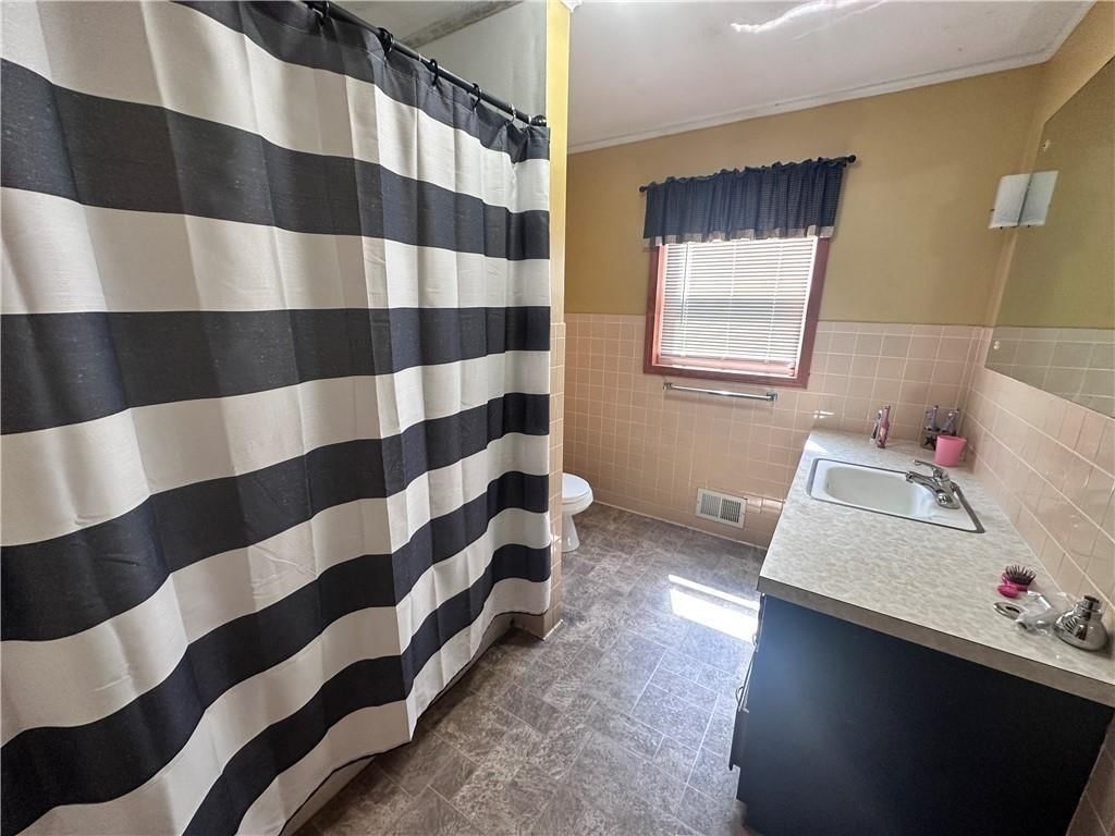 535 Wallace Street — photo 18