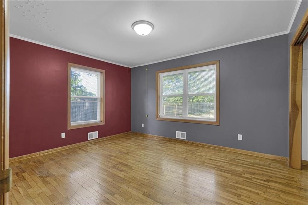 535 Wallace Street — photo 20