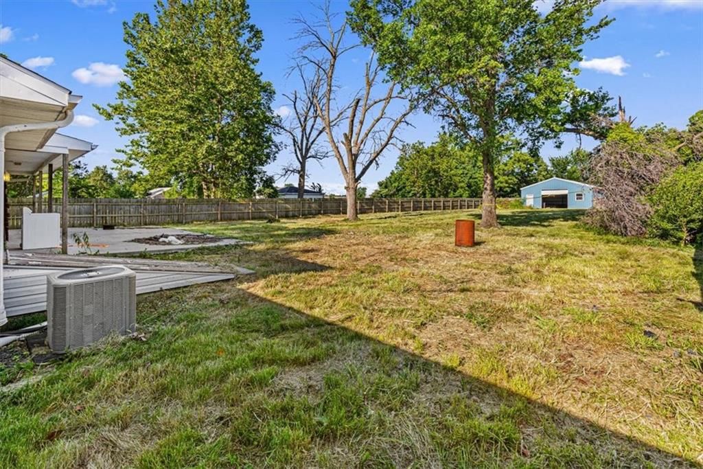 535 Wallace Street — photo 29