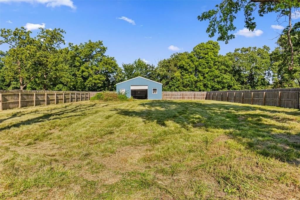 535 Wallace Street — photo 30