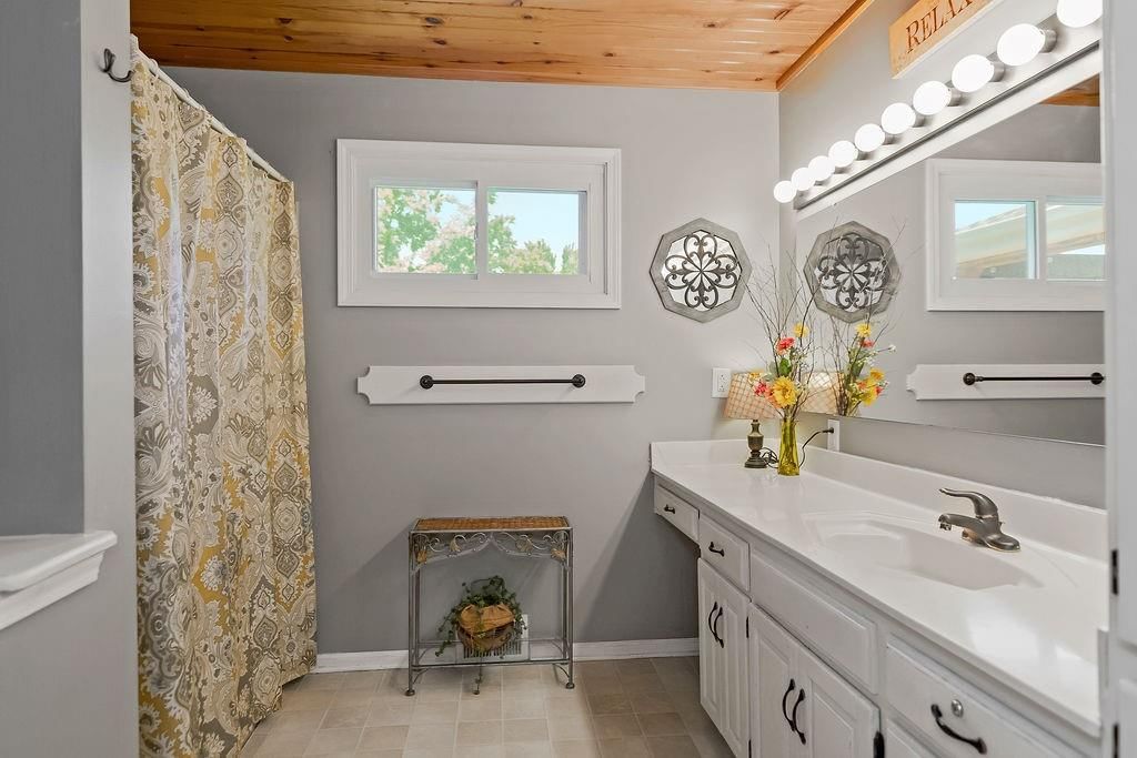4900 NE 72nd Street — photo 13