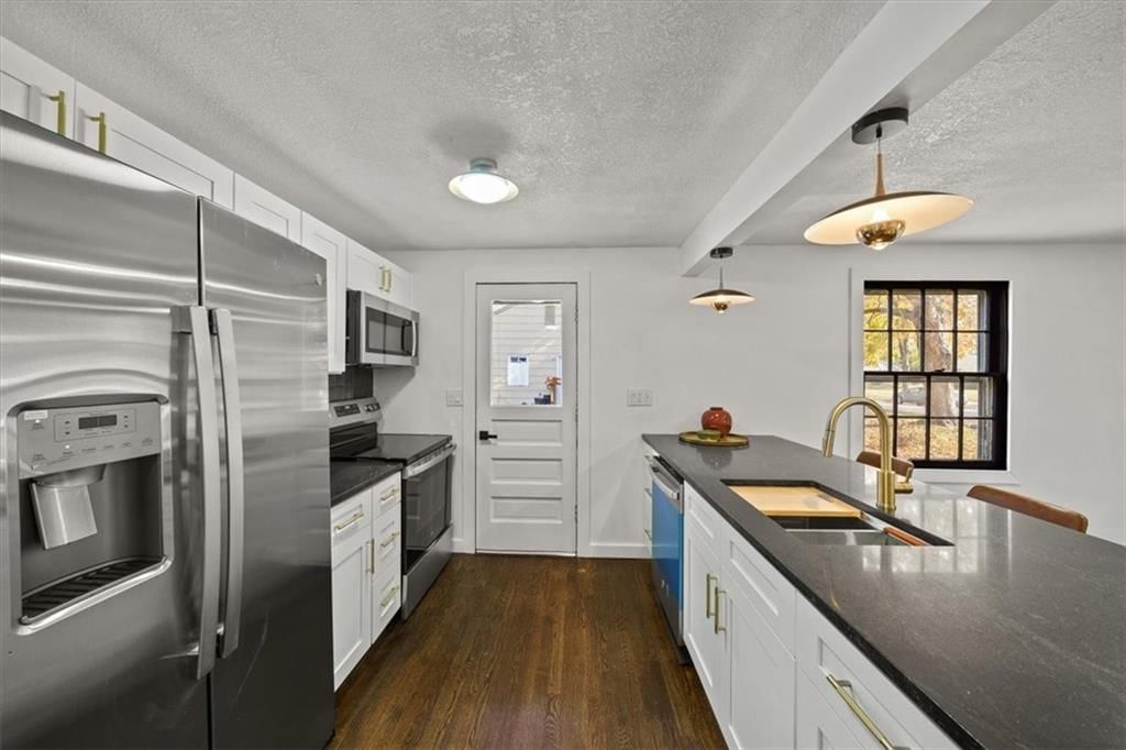 338 E 27th Avenue — photo 12