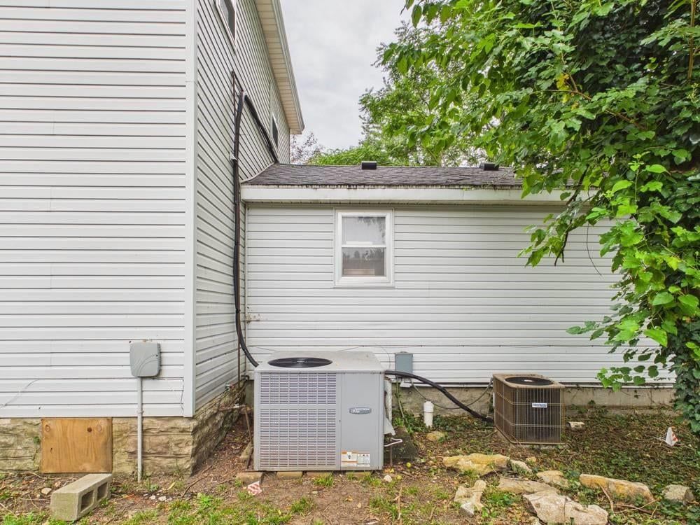 604 S Clark Street — photo 8