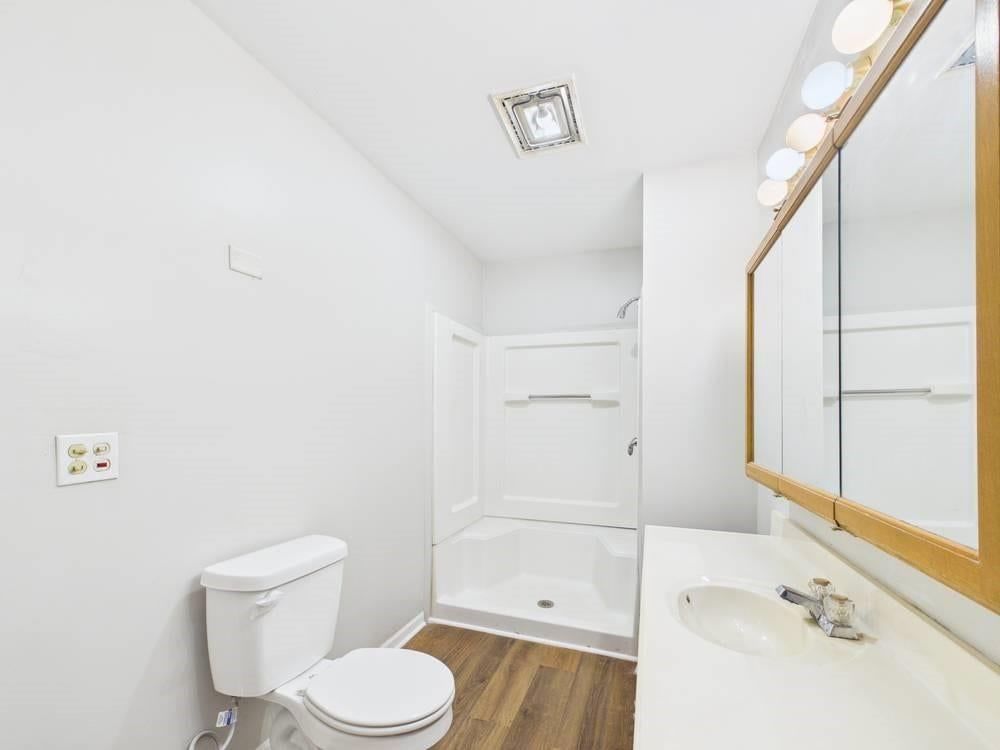 604 S Clark Street — photo 12